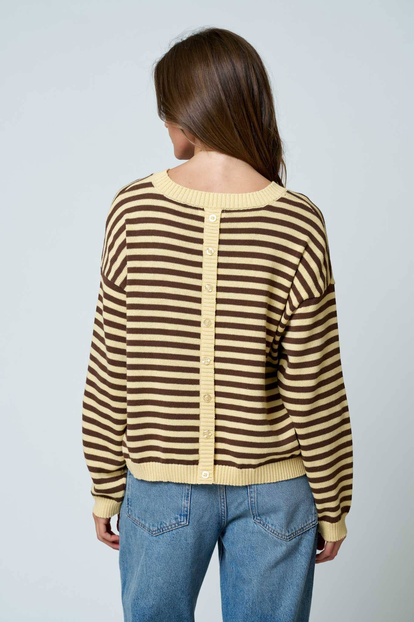 RELAXED BACK BUTTON KNIT SWEATER